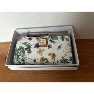 Dooney & Bourke Botanical Large Zip Around Wristlet NIB